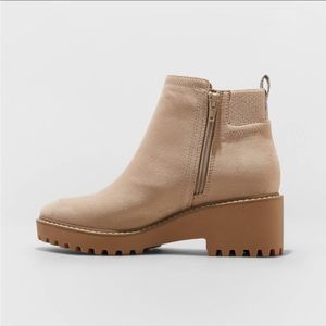 Womens universal thread boots